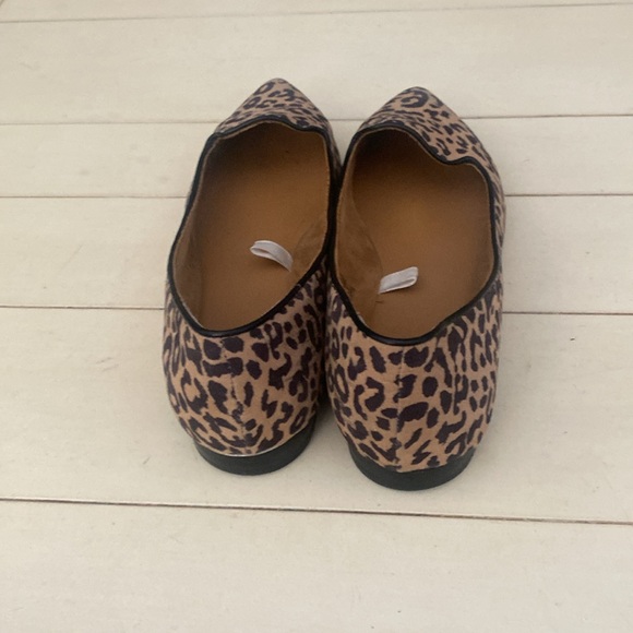 Me tons flats in size 6. # 2515 - Picture 3 of 7